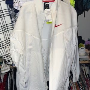 Nike mens move to zero windbreaker super cool piece but fits me big never worn